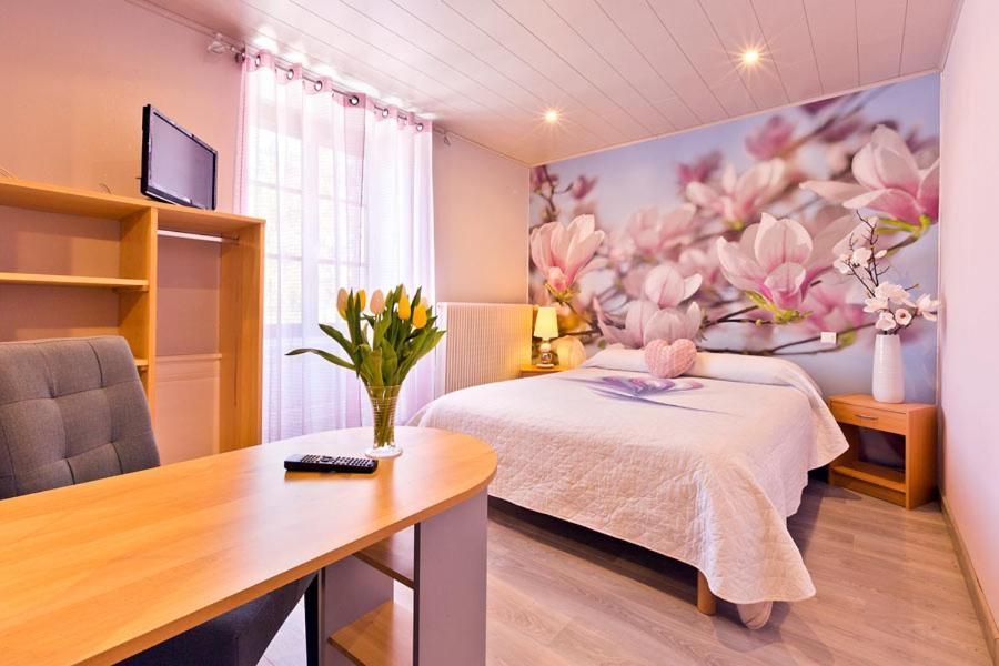 Le P'Tit Bonheur Bed & Breakfast Chilly-sur-Salins Eksteriør bilde