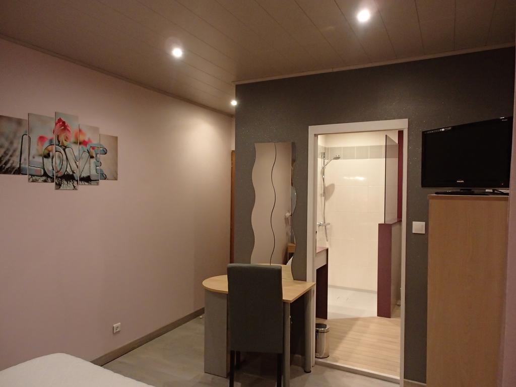 Le P'Tit Bonheur Bed & Breakfast Chilly-sur-Salins Rom bilde