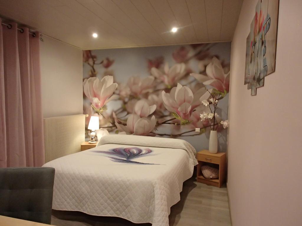 Le P'Tit Bonheur Bed & Breakfast Chilly-sur-Salins Rom bilde