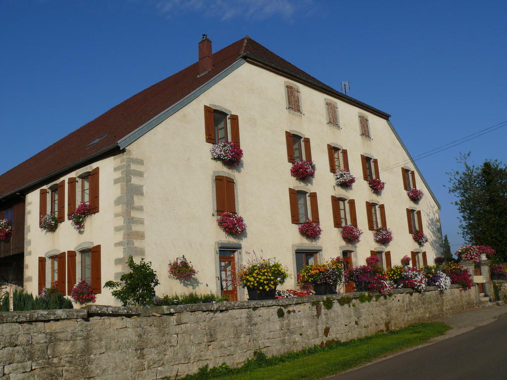Le P'Tit Bonheur Bed & Breakfast Chilly-sur-Salins Eksteriør bilde